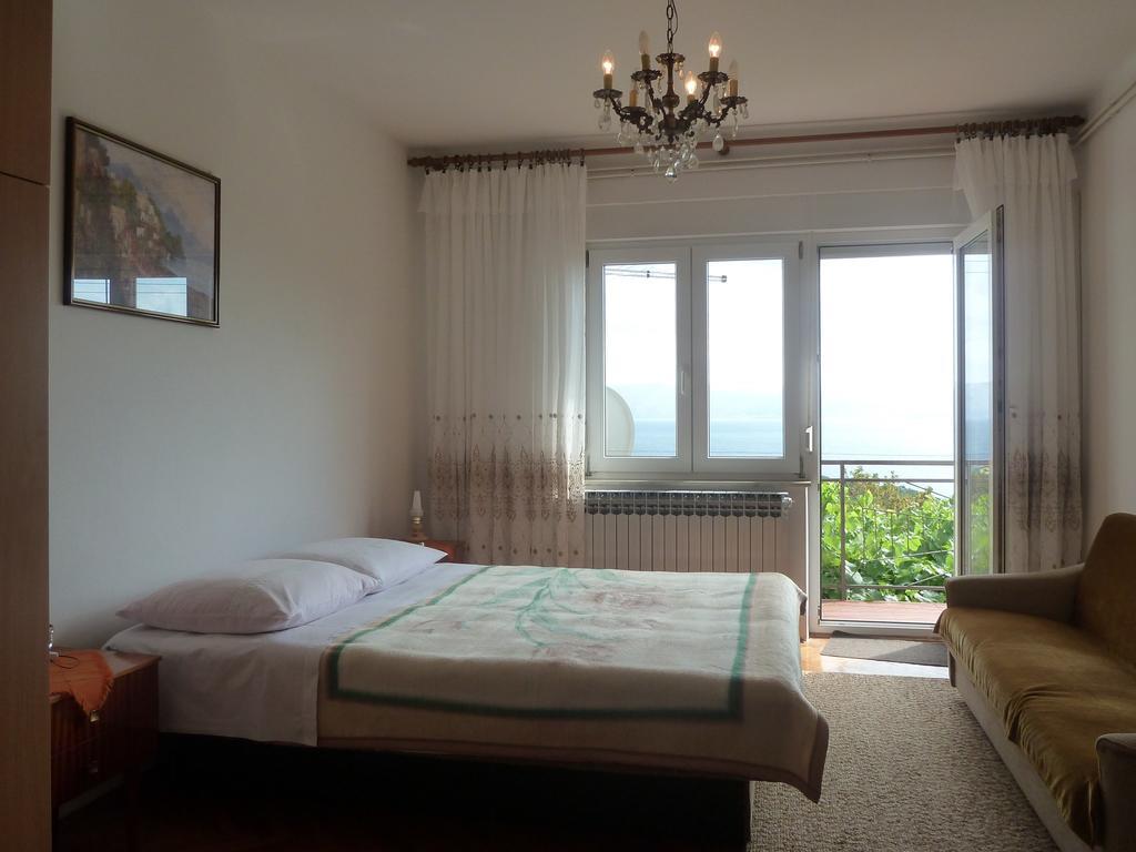 Apartment In Novi Vinodolski 15274 Повиле Екстериор снимка