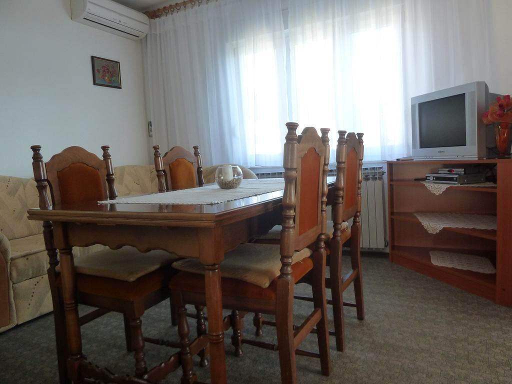 Apartment In Novi Vinodolski 15274 Повиле Екстериор снимка