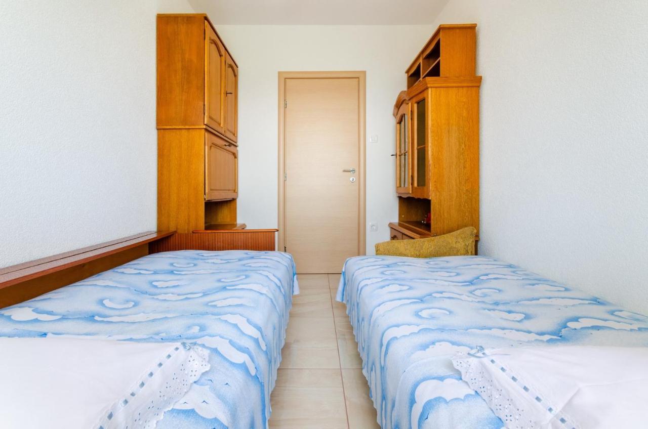 Apartment In Novi Vinodolski 15274 Повиле Екстериор снимка
