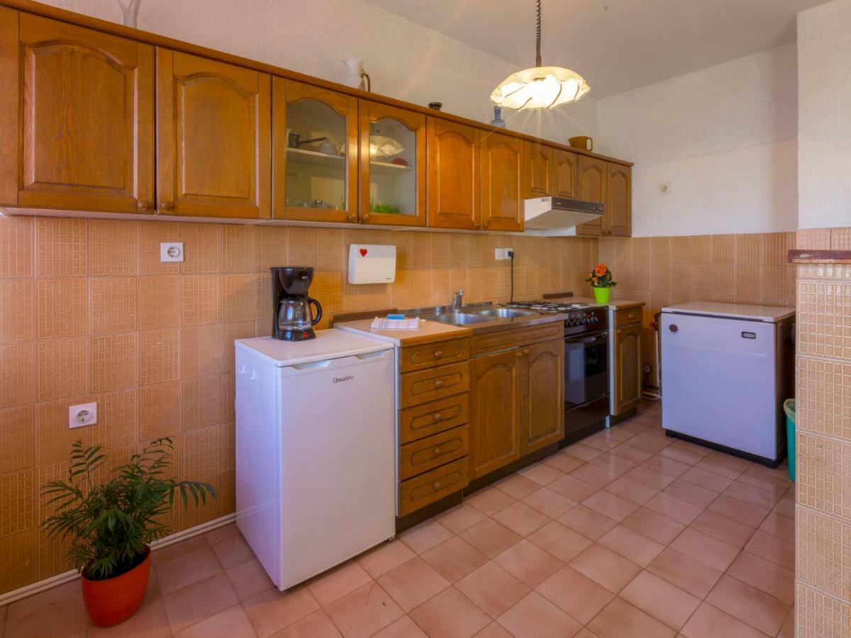 Apartment In Novi Vinodolski 15274 Повиле Екстериор снимка